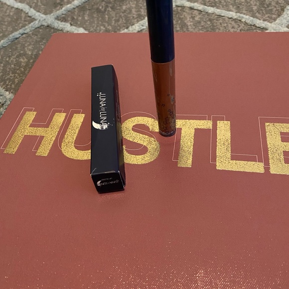 NIB Makeup Bundle 🤩 - Picture 5 of 10